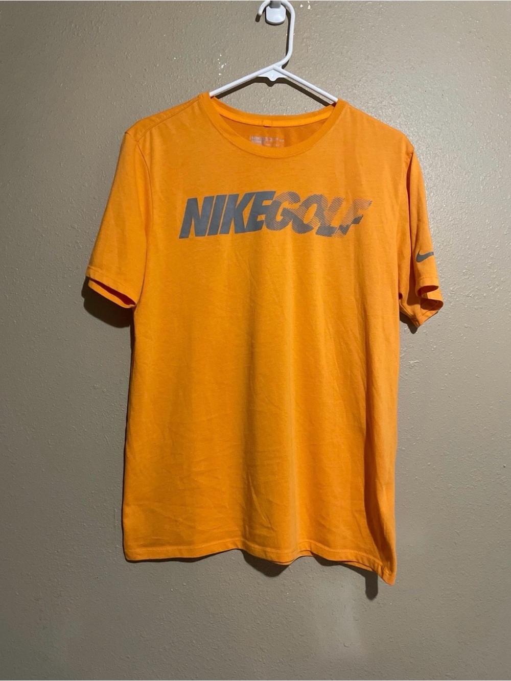 Nike Golf Dri Fit Orange Short Sleeve T-Shirt Men’s M Modern Fit